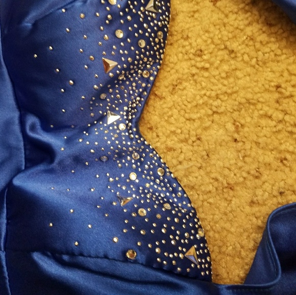 Dress - Picture 2 of 3